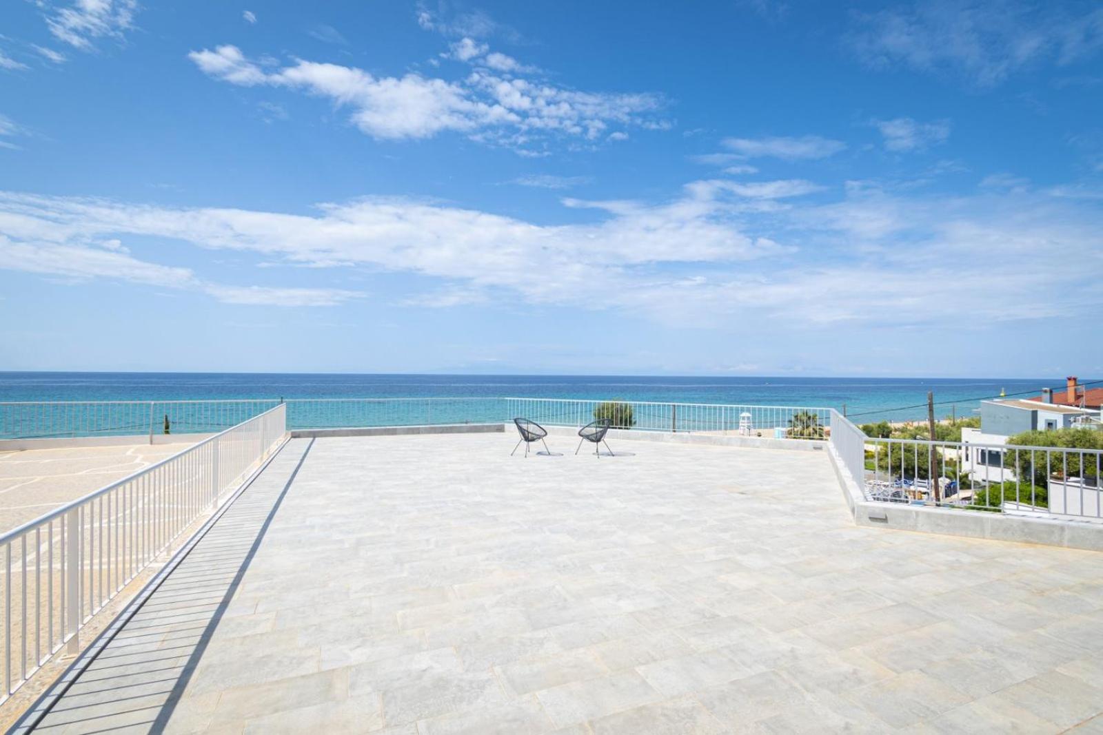 Althea Suites By Rentalspro Services - Nea Moudania Halkidiki Экстерьер фото
