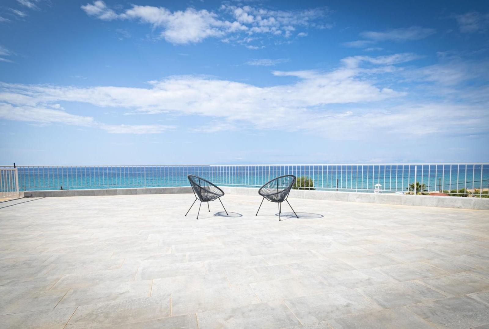 Althea Suites By Rentalspro Services - Nea Moudania Halkidiki Экстерьер фото